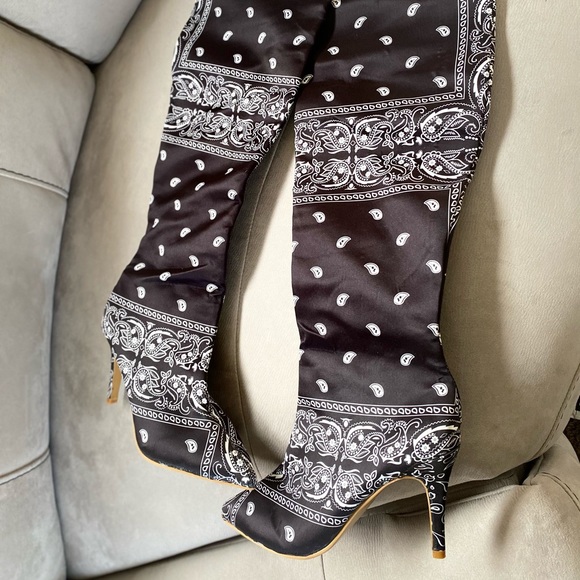 Trendy Thigh-High Pointed Toe Stiletto Boots | Windsor Black Bandana Thigh High Boots New